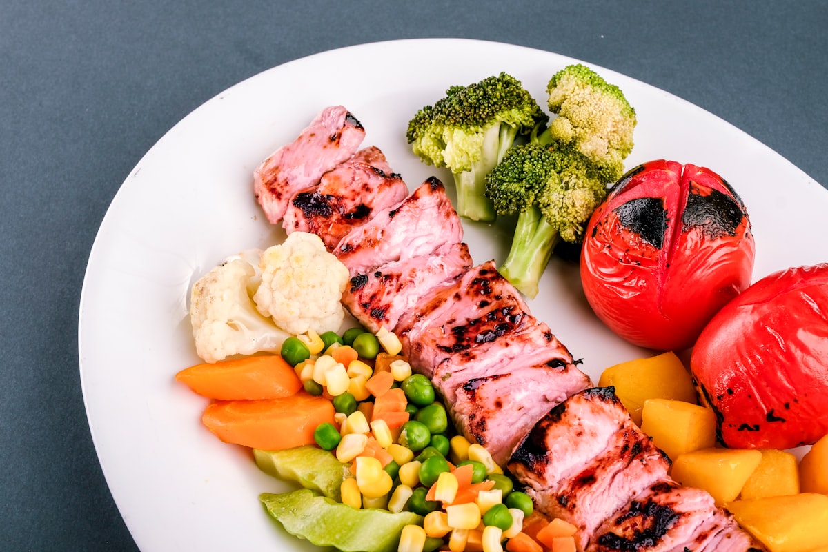 Collation saine avec fromage blanc et fruits rouges